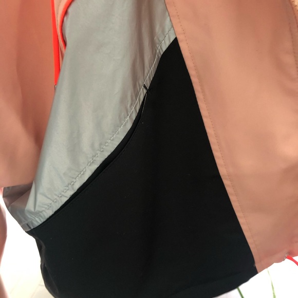 NWT PUMA JACKET WITH REFLECTORS - Picture 6 of 7